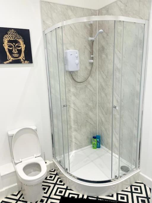 #4Bs 1 Bed Serviced Apartment ดาร์บี ภายนอก รูปภาพ